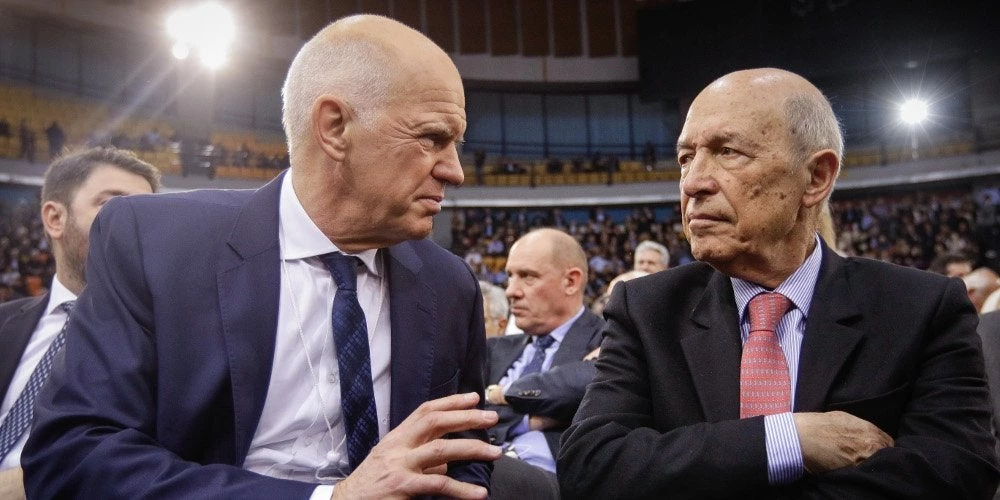 «Βρώμικο ’89»: Ο Παπανδρέου στηρίζει Σημίτη και τον πήρε τηλέφωνο